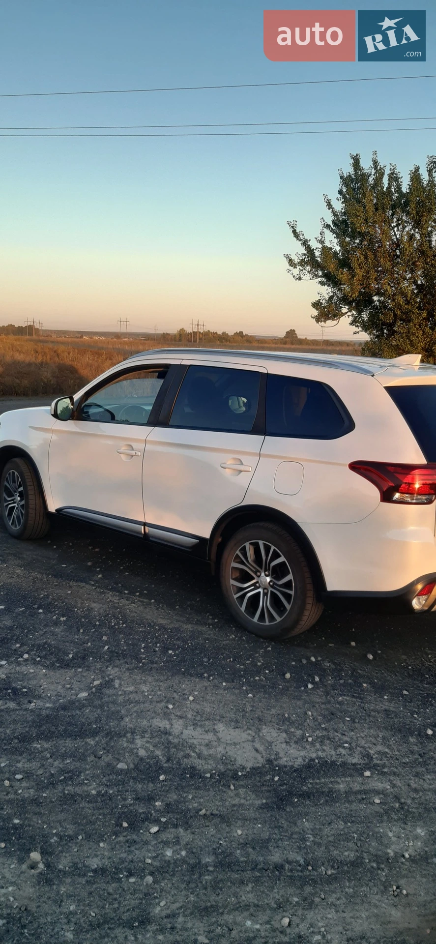 2018 Mitsubishi Outlander - фото 1