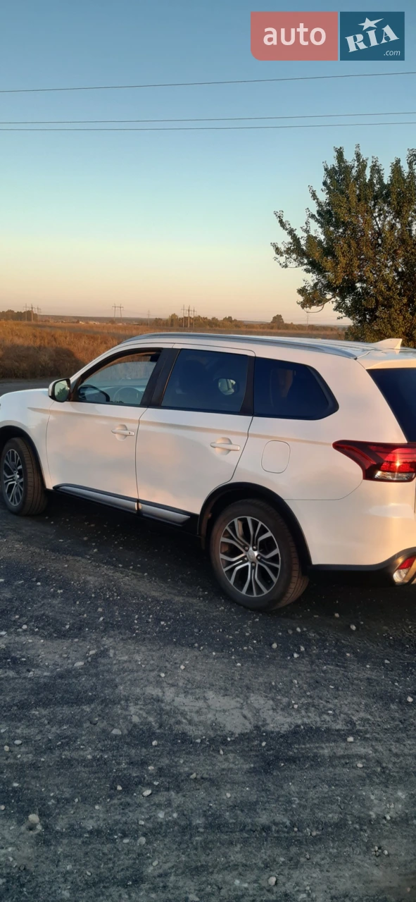 2017 Mitsubishi Outlander - мініатюра 23