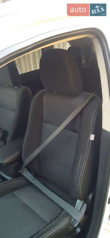 Внедорожник / Кроссовер Mitsubishi Outlander 2018 в Слобожанском