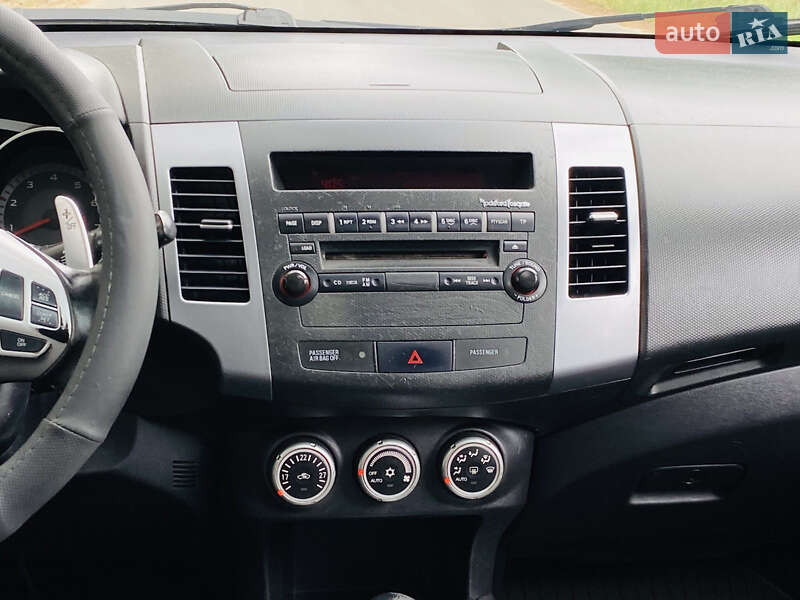 Позашляховик / Кросовер Mitsubishi Outlander 2008 в Харкові