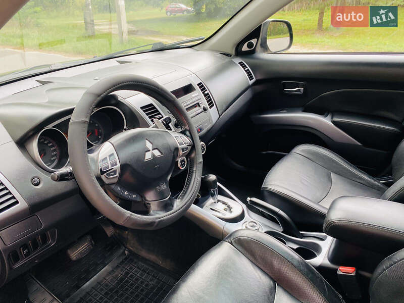Позашляховик / Кросовер Mitsubishi Outlander 2008 в Харкові