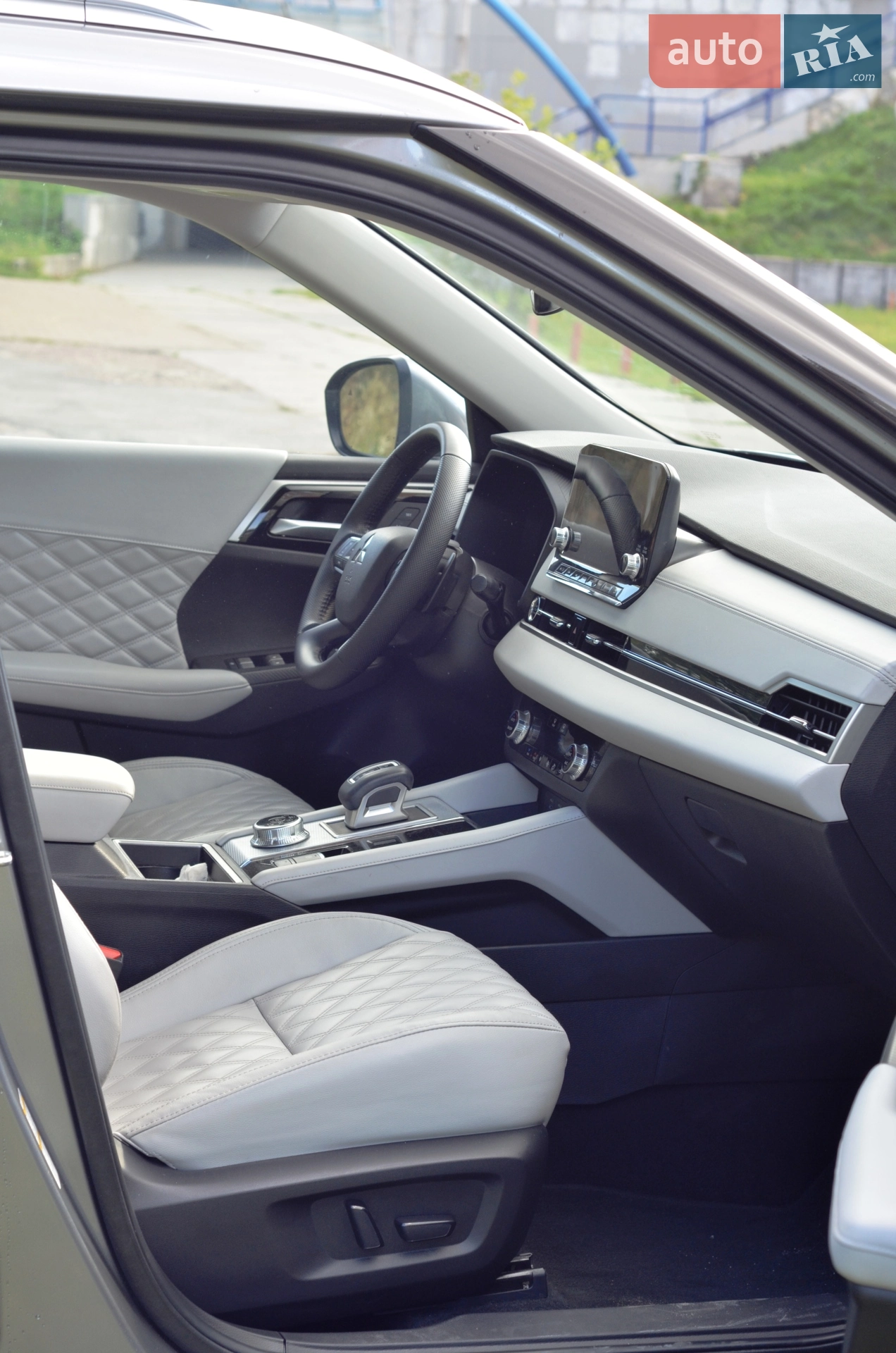 2023 Mitsubishi Outlander - мініатюра 22