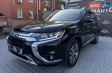 Внедорожник / Кроссовер Mitsubishi Outlander 2021 в 