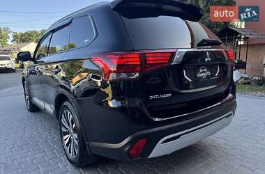 Внедорожник / Кроссовер Mitsubishi Outlander 2021 в 