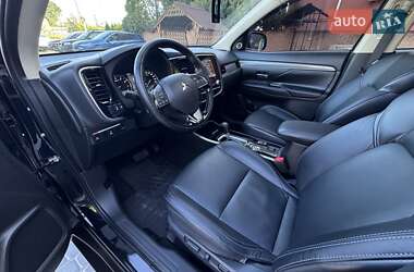Внедорожник / Кроссовер Mitsubishi Outlander 2021 в 
