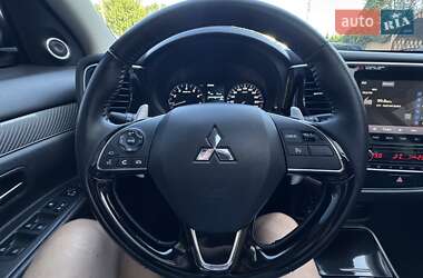 Внедорожник / Кроссовер Mitsubishi Outlander 2021 в 