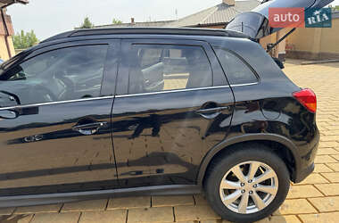 Внедорожник / Кроссовер Mitsubishi Outlander 2014 в 