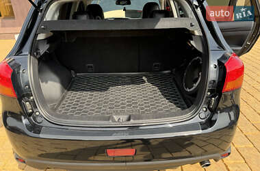 Внедорожник / Кроссовер Mitsubishi Outlander 2014 в 