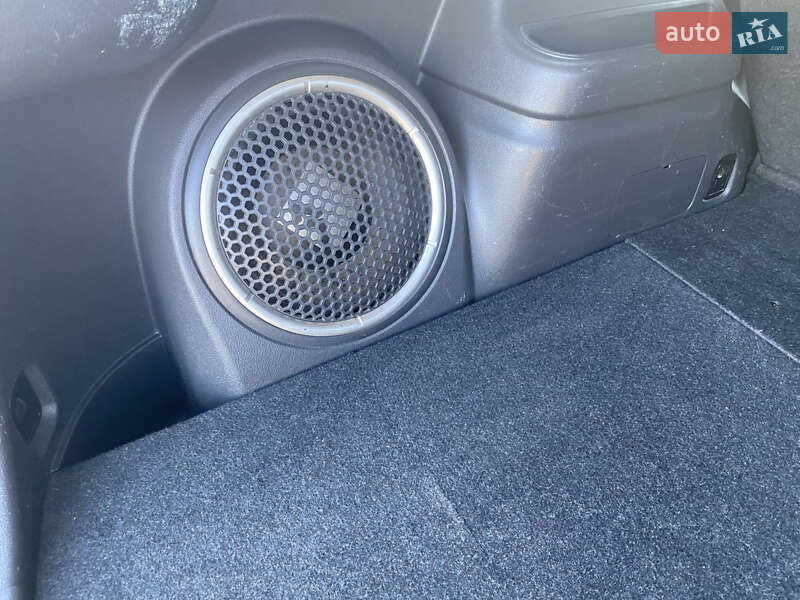 Внедорожник / Кроссовер Mitsubishi Outlander 2013 в Нововолынске