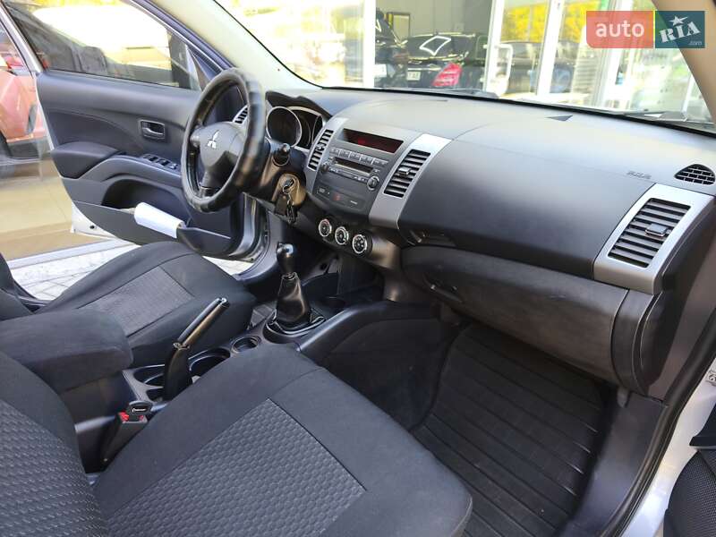Позашляховик / Кросовер Mitsubishi Outlander 2010 в Дніпрі