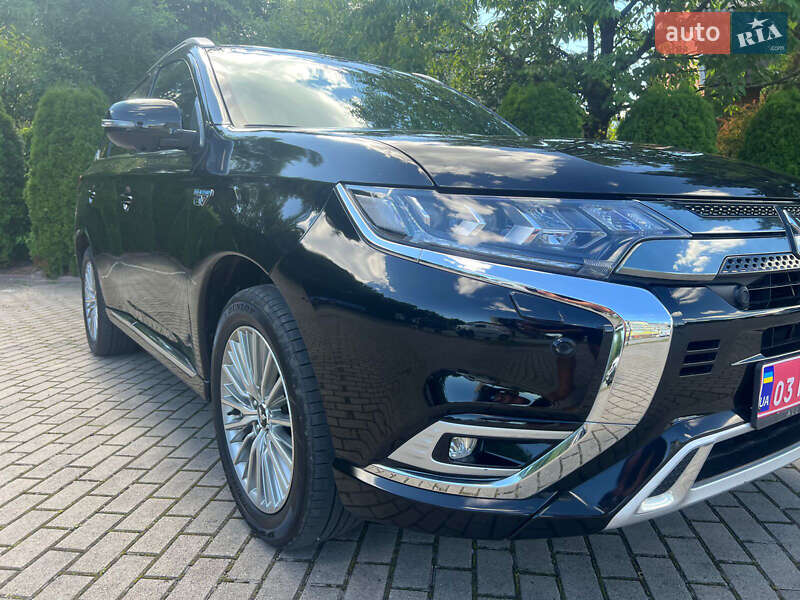 Позашляховик / Кросовер Mitsubishi Outlander 2020 в Львові фото 12 Позашляховик / Кросовер Mitsubishi Outlander 2020 в Львові