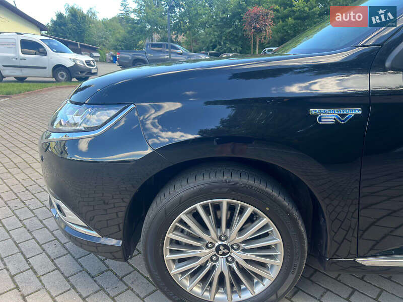 Позашляховик / Кросовер Mitsubishi Outlander 2020 в Львові фото 14 Позашляховик / Кросовер Mitsubishi Outlander 2020 в Львові