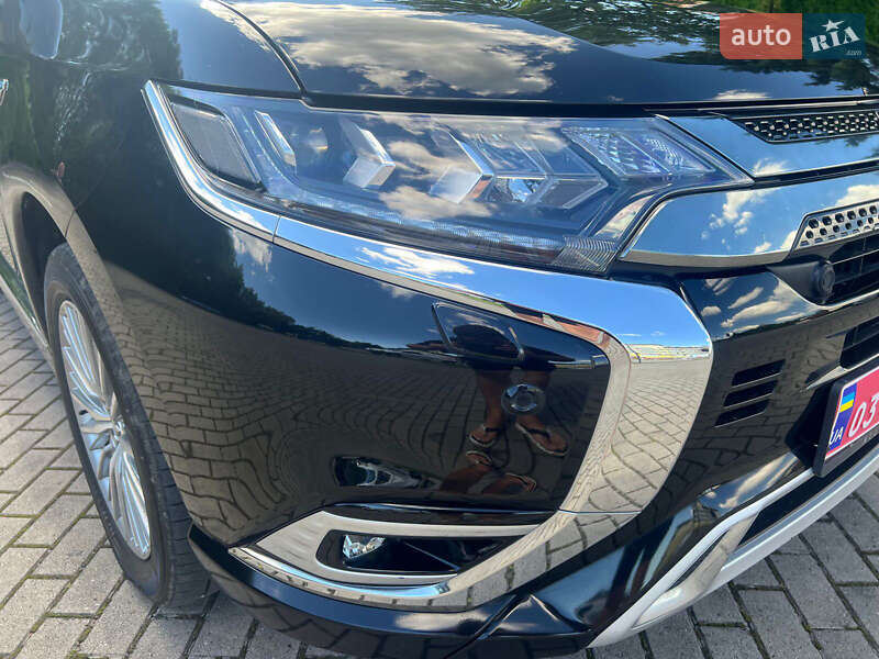 Позашляховик / Кросовер Mitsubishi Outlander 2020 в Львові фото 22 Позашляховик / Кросовер Mitsubishi Outlander 2020 в Львові