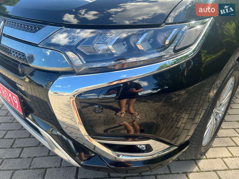 Позашляховик / Кросовер Mitsubishi Outlander 2020 в Львові фото 23 Позашляховик / Кросовер Mitsubishi Outlander 2020 в Львові