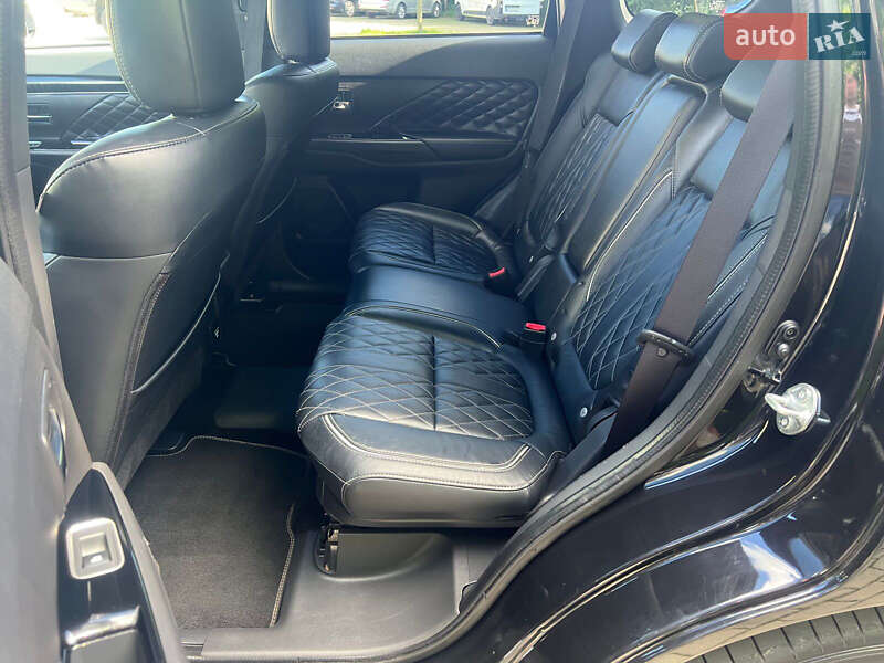 Позашляховик / Кросовер Mitsubishi Outlander 2020 в Львові фото 29 Позашляховик / Кросовер Mitsubishi Outlander 2020 в Львові