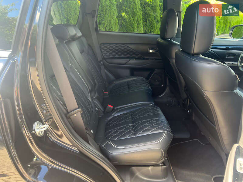 Позашляховик / Кросовер Mitsubishi Outlander 2020 в Львові фото 31 Позашляховик / Кросовер Mitsubishi Outlander 2020 в Львові