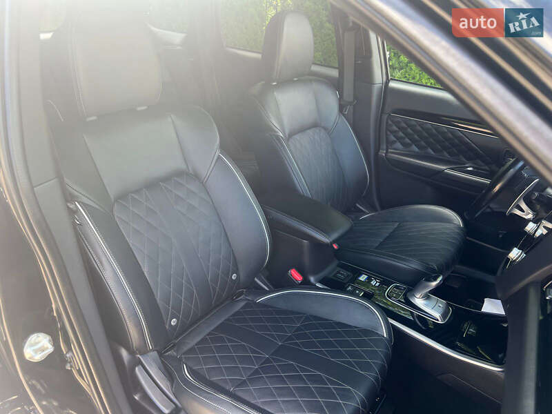 Позашляховик / Кросовер Mitsubishi Outlander 2020 в Львові фото 34 Позашляховик / Кросовер Mitsubishi Outlander 2020 в Львові