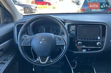 Внедорожник / Кроссовер Mitsubishi Outlander 2021 в 