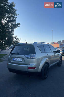 Внедорожник / Кроссовер Mitsubishi Outlander 2007 в 