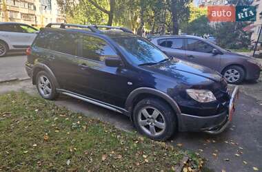 Внедорожник / Кроссовер Mitsubishi Outlander 2005 в 