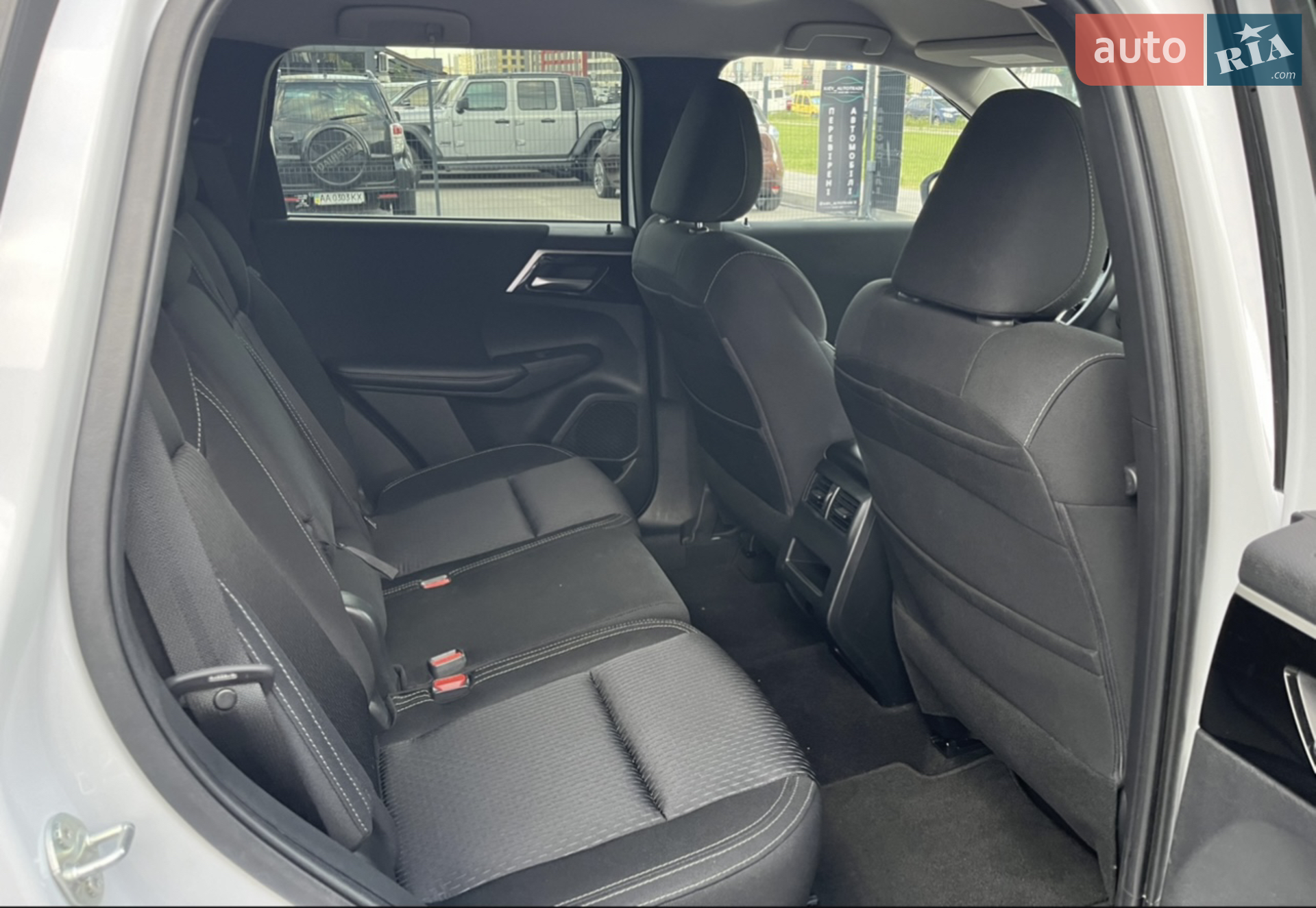 2021 Mitsubishi Outlander - мініатюра 5