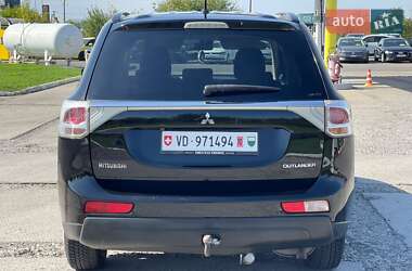 Внедорожник / Кроссовер Mitsubishi Outlander 2013 в 