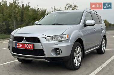 Внедорожник / Кроссовер Mitsubishi Outlander 2010 в Дубно