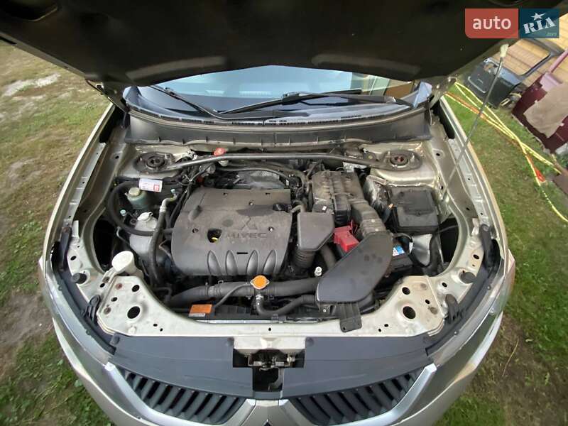 Внедорожник / Кроссовер Mitsubishi Outlander 2008 в Харькове