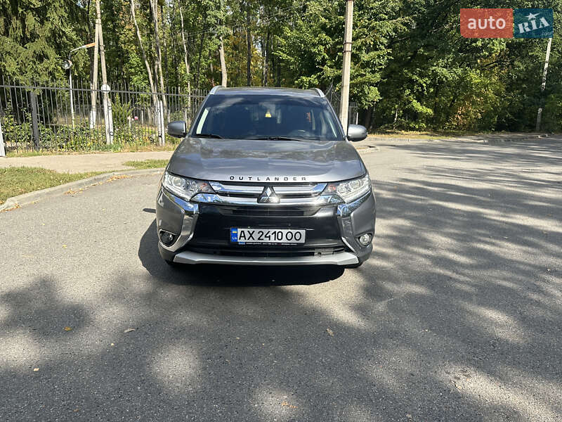 Mitsubishi Outlander 2016