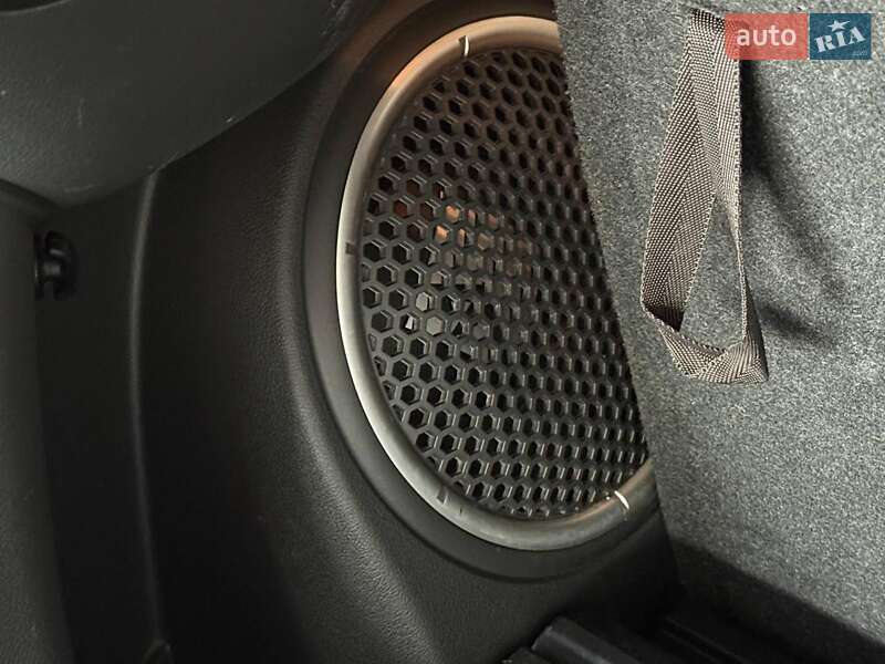 Позашляховик / Кросовер Mitsubishi Outlander 2016 в Одесі