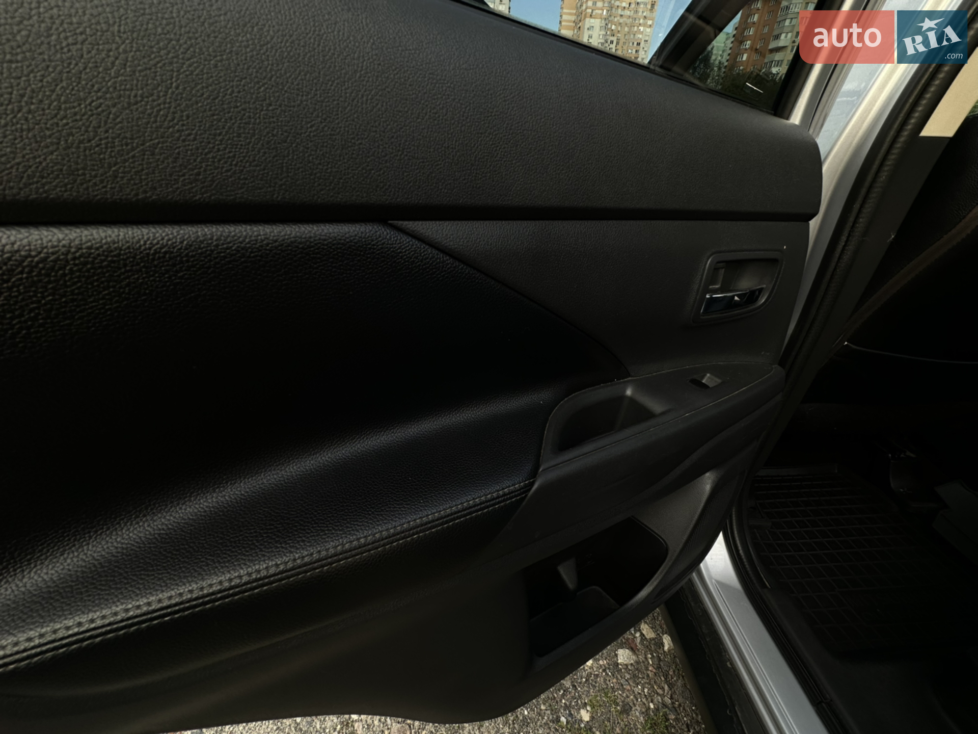 2013 Mitsubishi Outlander - мініатюра 18