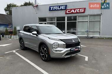 Внедорожник / Кроссовер Mitsubishi Outlander 2022 в Киеве