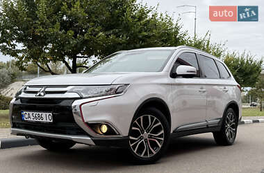 Внедорожник / Кроссовер Mitsubishi Outlander 2015 в Киеве