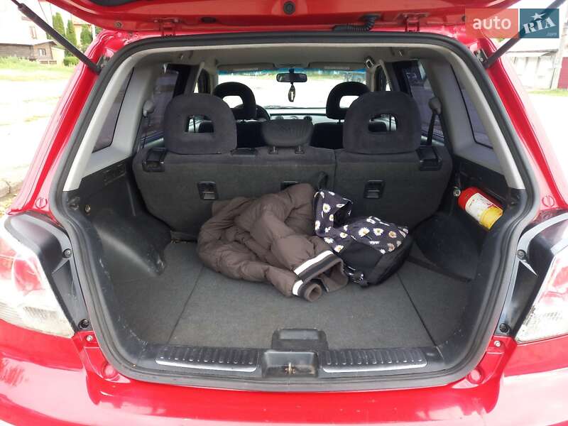 Позашляховик / Кросовер Mitsubishi Outlander 2003 в Хотині фото 6 Позашляховик / Кросовер Mitsubishi Outlander 2003 в Хотині