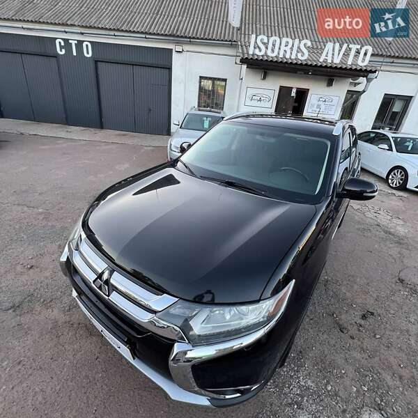 Позашляховик / Кросовер Mitsubishi Outlander 2016 в Чернігові