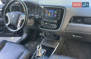 Внедорожник / Кроссовер Mitsubishi Outlander 2018 в 