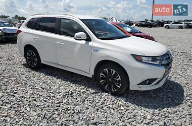 Внедорожник / Кроссовер Mitsubishi Outlander 2018 в 