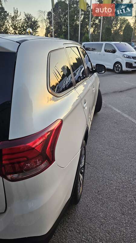 Внедорожник / Кроссовер Mitsubishi Outlander 2019 в Полтаве