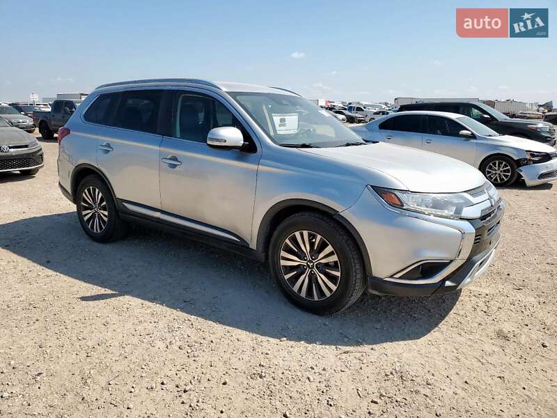 Mitsubishi Outlander 2020