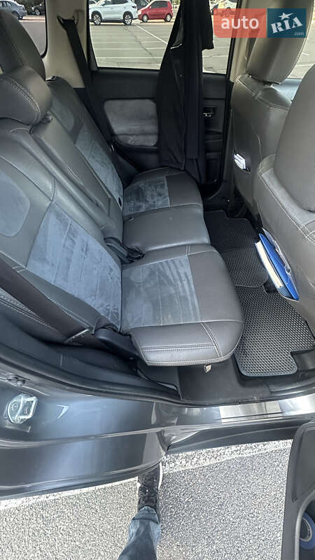 Позашляховик / Кросовер Mitsubishi Outlander 2015 в Києві