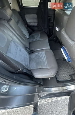 Внедорожник / Кроссовер Mitsubishi Outlander 2015 в 