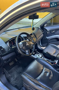 Внедорожник / Кроссовер Mitsubishi Outlander 2008 в 