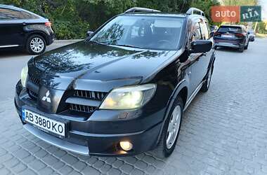Внедорожник / Кроссовер Mitsubishi Outlander 2006 в 