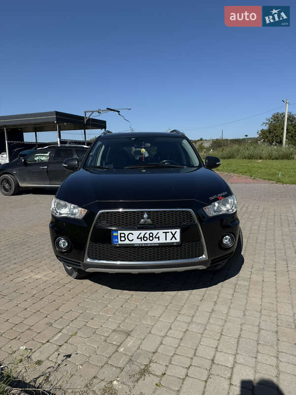 Позашляховик / Кросовер Mitsubishi Outlander 2010 в Львові