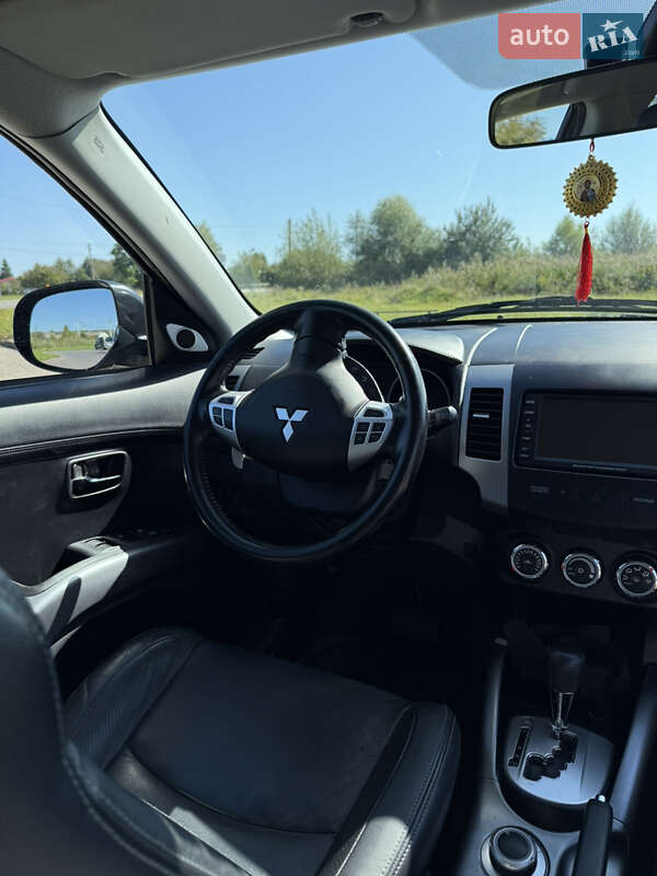 Позашляховик / Кросовер Mitsubishi Outlander 2010 в Львові