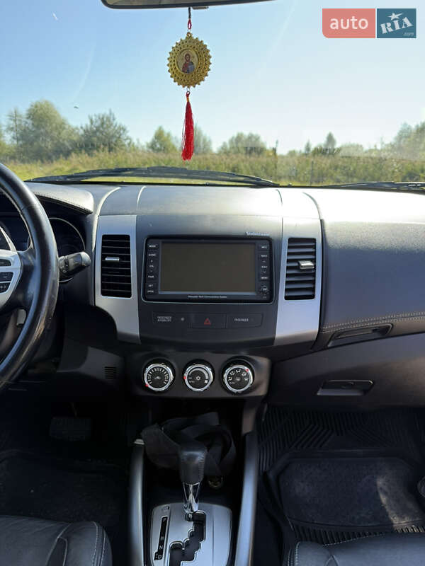 Позашляховик / Кросовер Mitsubishi Outlander 2010 в Львові