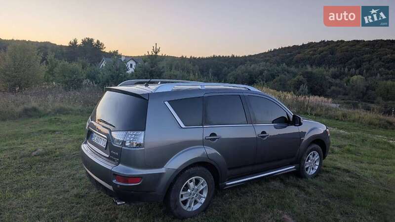 Внедорожник / Кроссовер Mitsubishi Outlander 2009 в Львове