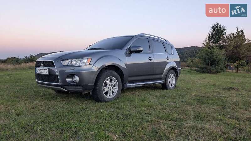 Внедорожник / Кроссовер Mitsubishi Outlander 2009 в Львове
