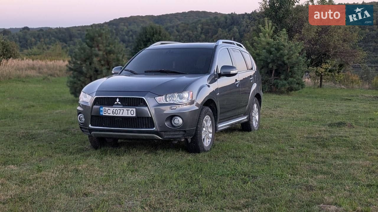 2010 Mitsubishi Outlander - мініатюра 12