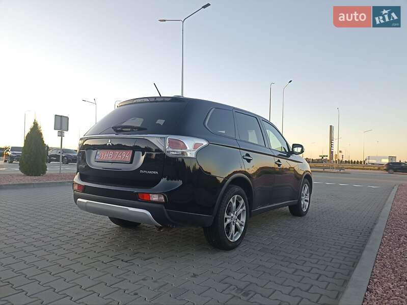 Внедорожник / Кроссовер Mitsubishi Outlander 2015 в Житомире фото 2 Внедорожник / Кроссовер Mitsubishi Outlander 2015 в Житомире